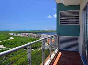 Krystal Urban Cancun & Beach Club