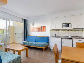 Mariner Club Apartments