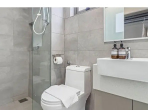 Sky Pool Suites KL Sentral -Riveria City