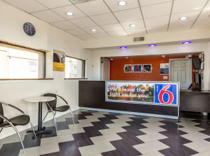 Motel 6 Elizabeth, NJ - Newark Liberty Intl Airport