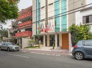 Embajadores Hotel