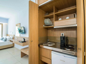 Kiani Beach Resort Family