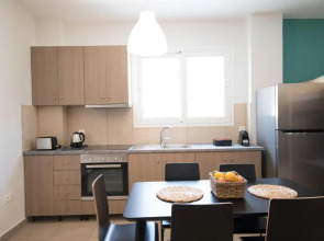 Local Hostel & Suites