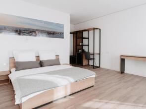 Step Inn The Fair Hotel