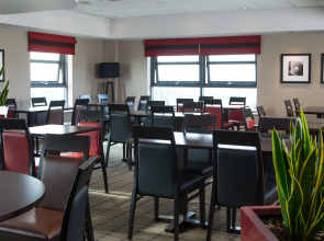 Holiday Inn Express London Luton Airport by IHG