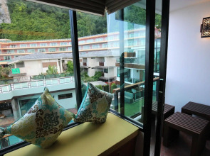 Phi Phi Nice Beach Hotel Hip