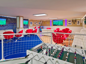 Отель H10 Conquistador