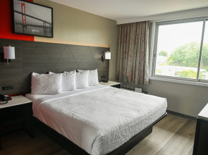 Ramada by Wyndham North Bergen