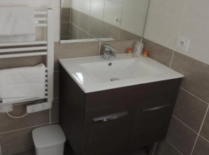 Adonis Aix en Provence