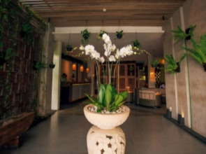 Grandmas Tuban Hotel