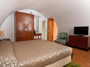 St. Peter' Six Rooms & Suites