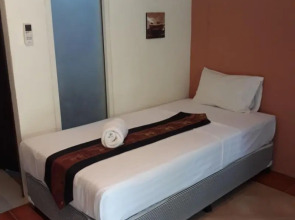 Porterhouse Beach Hotel