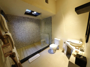 Mara River Safari Lodge