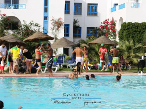 Cyclamens Hotel Mechmoum
