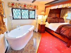 The Roundabout Hotel