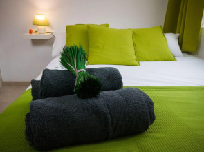 Holidays2Malaga Juan de Mena Apartments