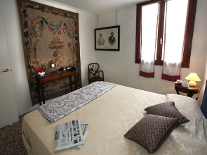 Palazzo Contarini Della Porta Di Ferro