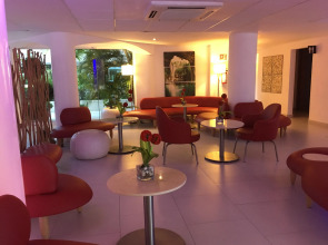 Отель Adhara Express