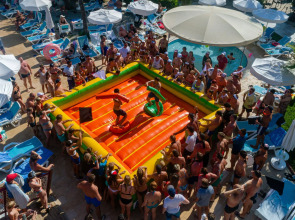 Palmeras Beach Hotel