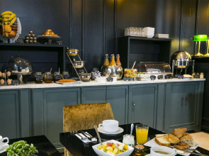 Hôtel de Neuville - Arc de Triomphe