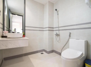 Bin Bin Hotel 7 - Near Ton Duc Thang University