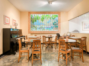 Augusto's Copacabana Hotel