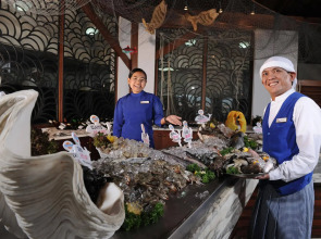 Al Bander Hotel & Resort