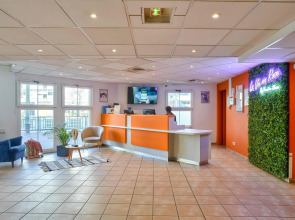 Premiere Classe Paris Ouest - Pont De Suresnes