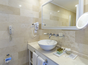 Wise Hotel & SPA - Adult Only