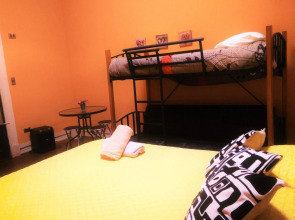 Santiago Backpackers