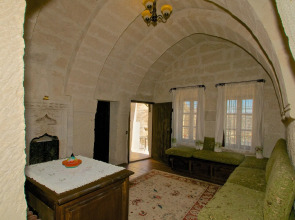 Sultan Cave Suites