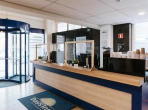 Rotterdam Teleport Hotel