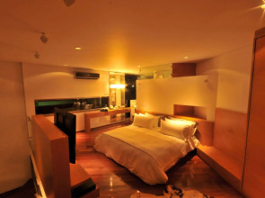 AcquaSanta Lofts Hotel