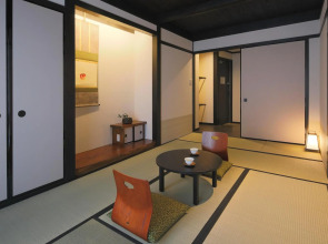 Гостевой дом Kyomachiya Ryokan Sakura Urushitei