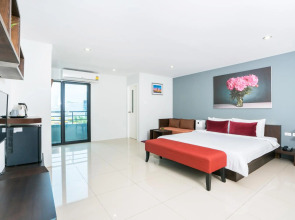 De Botan Srinakarin Hotel & Residence