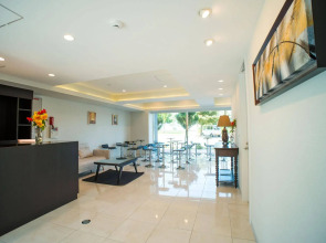 Beach Front Tower MIHAMA byDSH