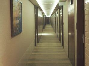 Niranta Airport Transit Hotel & Lounge Terminal 2 Arrivals