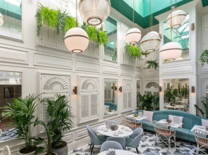 100 Queen's Gate Hotel London Kensington, Curio Collection by Hilton