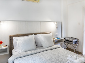 Artemis Cynthia Complex