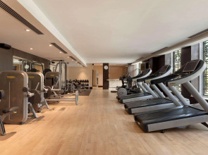 Отель Ramada by Wyndham Downtown Dubai