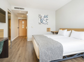 Hotel ILUNION Valencia 4