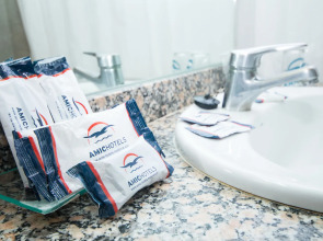 Отель Amic Miraflores