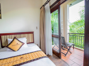 Diamond Bay Resort and Spa