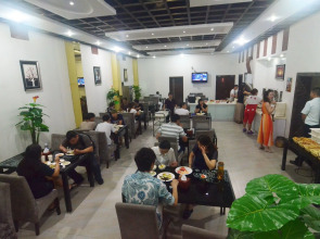 Yiwu Yuejia Business Hotel