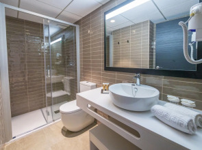 Golden Port Salou & Spa