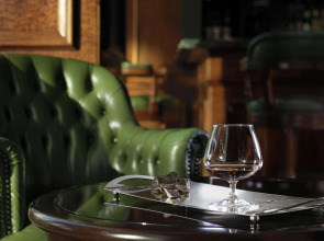 Отель NJV Athens Plaza