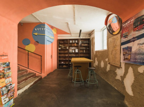 Хостел WOT New Lisbon Social