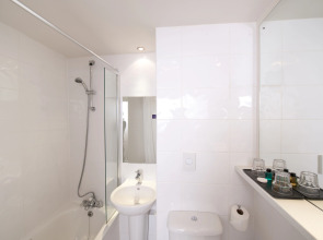 Leonardo Inn Glasgow West End