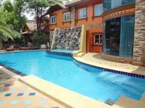 Khunsri Resort Pattaya