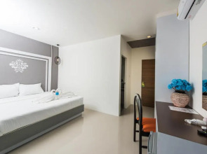 Vacation Time House by ZUZU